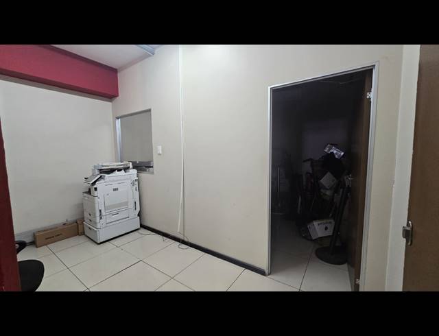 160M² BUILDING TO LET IN BALLITO CENTRAL